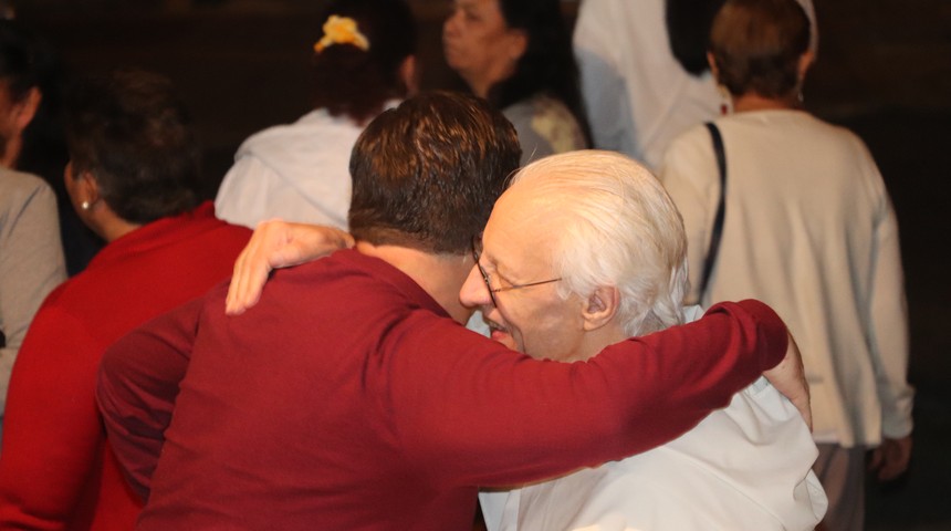 abrazando-la-comunidad-noticia_imagen