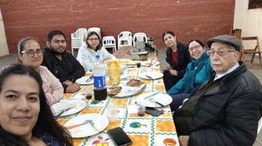 carmen-y-marta-con-fr-pedro-velasco-y-equipo-camsat-normal