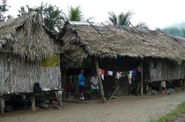 Casas matsigenkas machiguengas poblado
