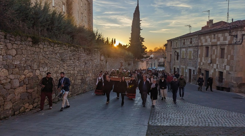 espana-rural-fr-diego-rojas-procesion-noticia_imagen