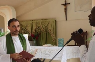 Fray Miguel Ángel Eucaristía Misión Santa Cruz de El Seibo República Dominicana  Misioneros Dominicos Selvas Amazónicas