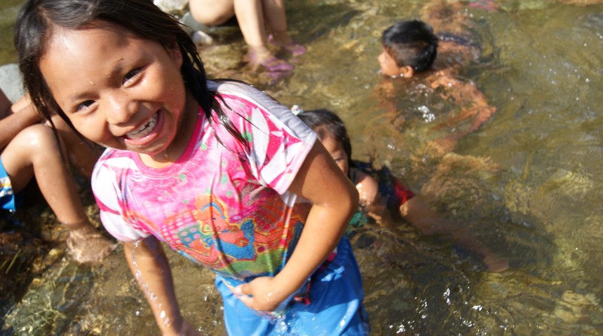 nina-rio-peru-misiones-agua-noticia_imagen