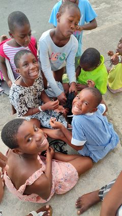 niños sonriendo