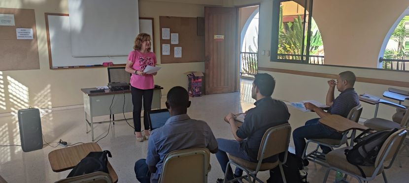 Patricia dando clase de ética en los medios de comunicación