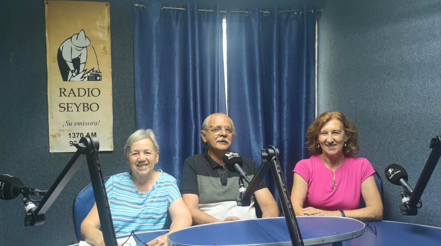 patricia-rosety-con-pastoral-penitenciaria-radio-seybo-programa-noticia_imagen