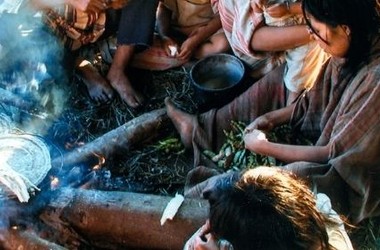Vida alrededor de la cocina en Perú Misioneros Dominicos Selvas Amazónicas